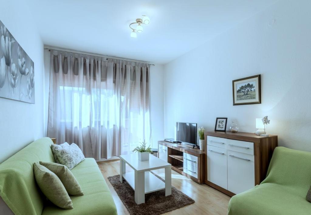 Apartment In Kastel Novi With Terrace, Air Conditioning, Wifi, Washing Machine 5104-2 Kaštela Kültér fotó